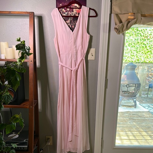 CLOSET CLOSING!! Elegant Pink Sleeveless Maxi Dress - Picture 2 of 7
